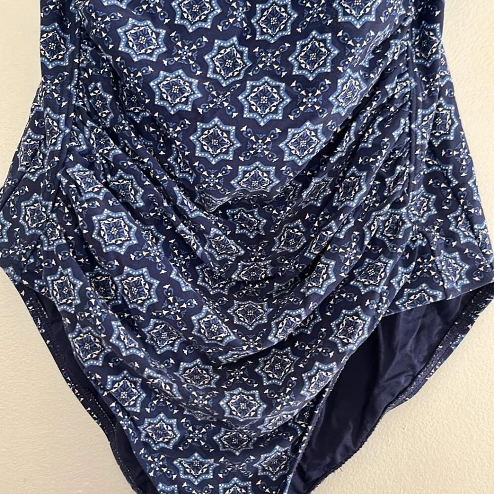 Nip Tuck Swimsuit SZ 12 Blue One Piece Built in Bra Ruched Vacation Summer Cruis